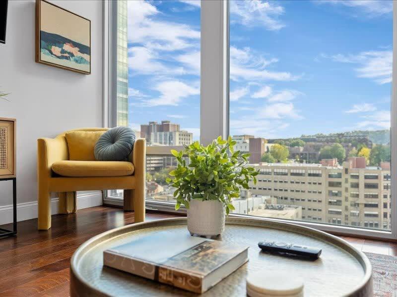 Cozysuites Roomy 1Br, Ppg Paints Arena, Pitts Pittsburgh Bagian luar foto